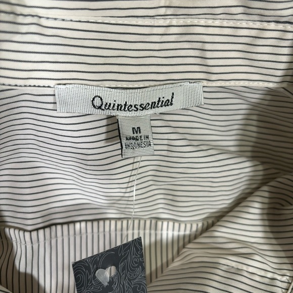 NWT Quintessential Pinstripe Button Down Long Sleeve Shirt Women’s Size Medium - Picture 4 of 14